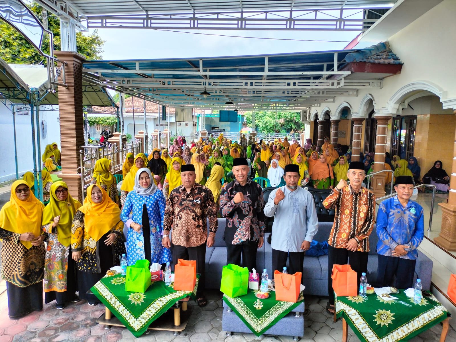 Pengajian Triwulan PCA Babadan Meriah, Dilengkapi Pemeriksaan Kesehatan Gratis dan Bazar